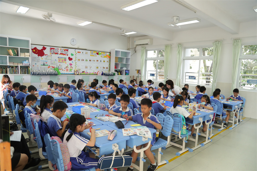 园岭外国语小学西校区图片